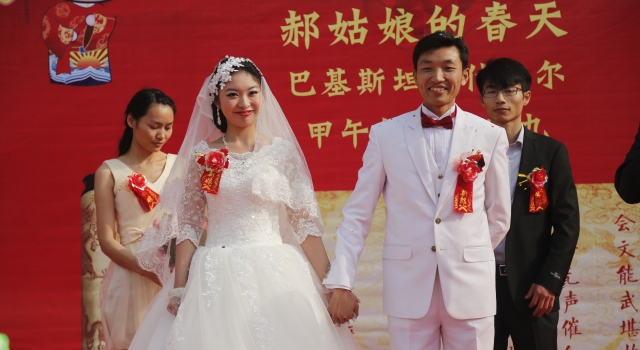 婚礼贺词领导讲话范文精选 怎么讲才能不失风范?