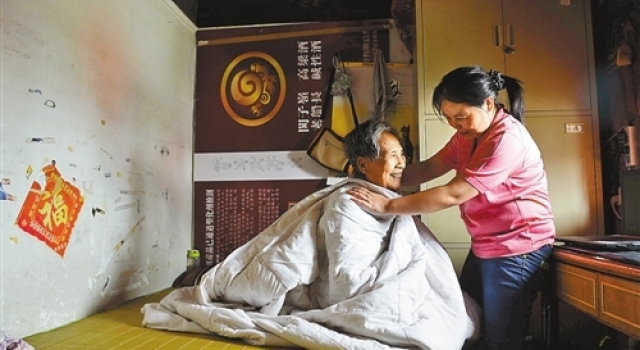 老人去世房产不给子女全赠房客 子女不服状告法庭
