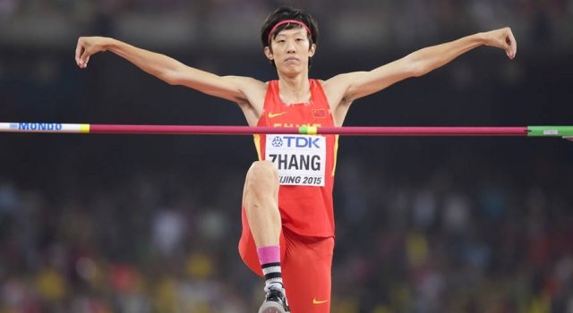 张国伟跳高的精彩瞬间 且看张氏搞笑如何走红网络