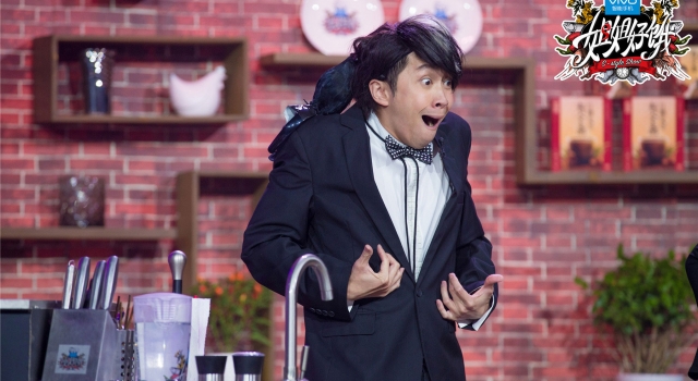 贾乃亮模仿傅园慧太逗比 看众明星模仿傅园慧的小咖秀