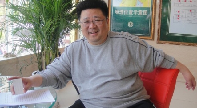 梁冠华老婆唐烨背景照片 唐烨不仅长得美还有才华