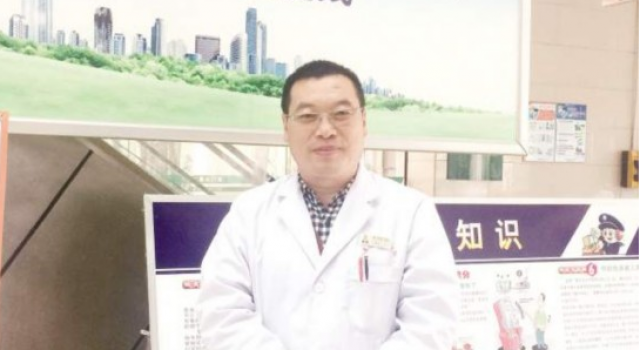 一个妇科男医生的30年:压力太大 还曾遭男家属暴打
