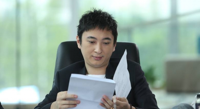 王思聪车库百万豪车似车展 网友:扎心了老铁