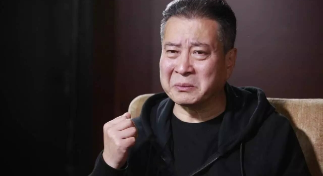 “丁义珍”怒批小鲜肉获赞 网友喊话侯局来抓人