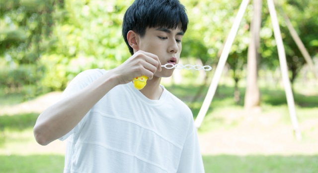 胡一天女友是谁 小彭于晏胡一天身高体重多少