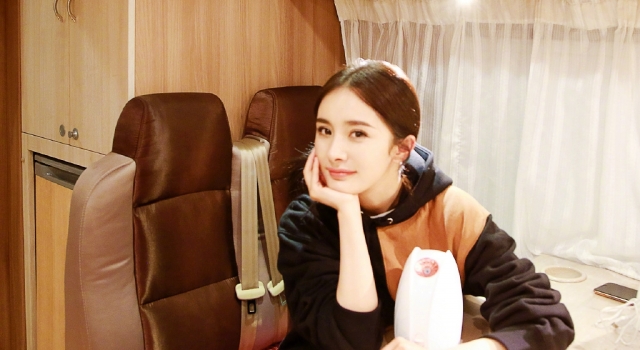 杨幂主动公开与李萌合作全部细节 粉丝:事情终于大白