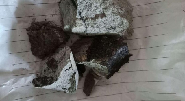 云南坠落陨石击穿村民屋顶 价格已飙升至一万一颗?