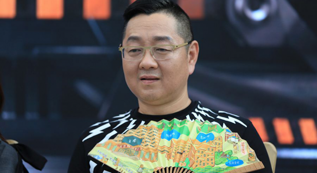张绍刚不满刘畊宏,现场摔扇示威?