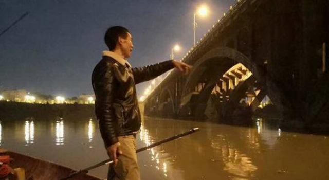 手机被收男孩跳江怎么回事?手机游戏害的?跳了不止一次