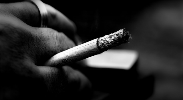 专家批中国烟包装 印警示标志能有效控制吸烟人数吗?