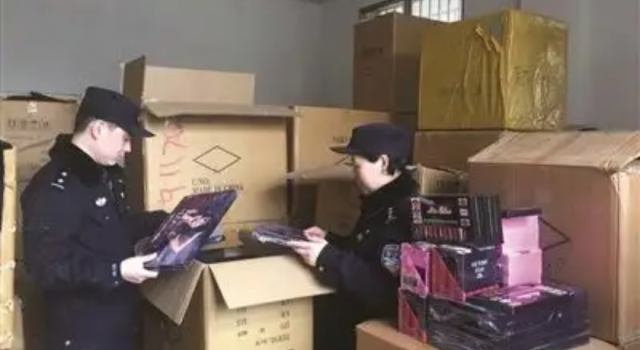 网购口红或产自地下工厂 黑幕曝光 你的口红危险重重