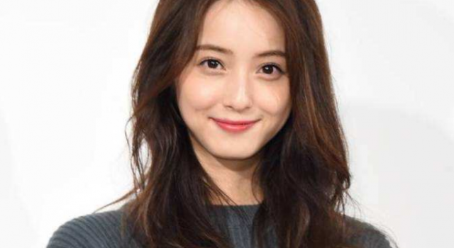 佐佐木希删除与丈夫合影 婚姻亮红灯?女神都怎么了?