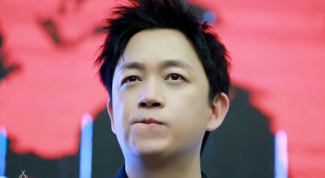 潘粤明女友探班 潘粤明和尹姝贻相聚 分别时尽是不合