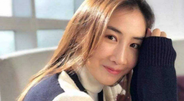 何雯娜否认怀孕 刚求婚就怀孕 本尊大笑称作息不规律