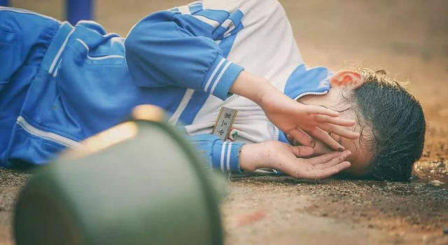 五名女大学生校园欺凌被判刑 数小时殴打凌辱太过分