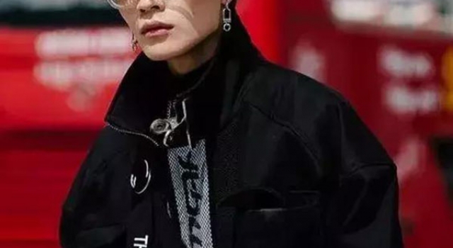 男士眼镜镜框架颜色怎么选 有这两招再不用发愁