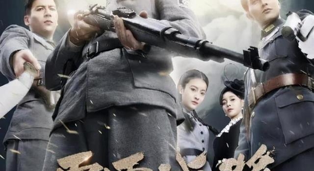 《雷霆战将》回应热议:抽雪茄穿裙装符合历史,剧情经得起考证