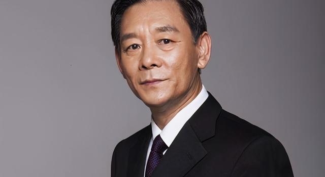 国家一级演员,拿金条堆积木,住上亿四合院,74高龄仍坚持拍戏