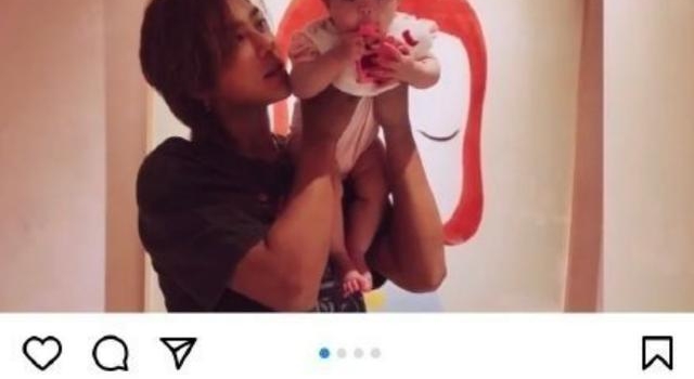 罗志祥晒与经纪人女儿合照,亲密同框对视,"干爹"身份引发质疑