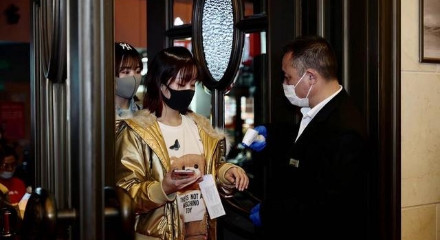 中外喜剧元素欢乐暖申城