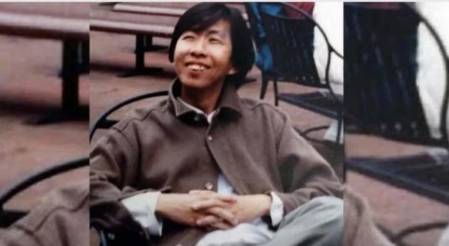 这位词人去世,许多人会唱他写的《无言的结局》《粉红色的回忆》
