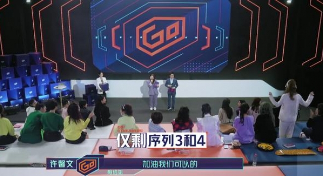 女明星打工真实瞬间,原来跟我们普通人一样卑微