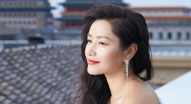 瞿颖母亲:离婚后主动为前夫介绍对象,女儿50岁不婚不育成心病