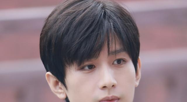 《奔跑吧》合唱曝光,蔡徐坤成毅并排站,baby稳站C位太亮眼