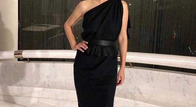 宣萱集美貌和气质于一身,穿黑色斜肩连衣裙,轻松打造高级感