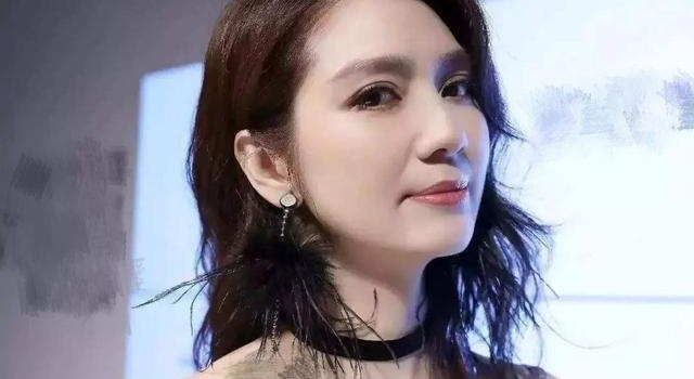 真离婚了?洪欣张丹峰晒合影没对方,女方携俩娃出镜直言告别糟糕