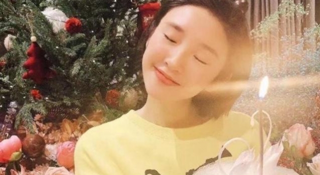 唐艺昕生日,张若昀送的蛋糕价值四位数,蛋糕署名暗藏小心机