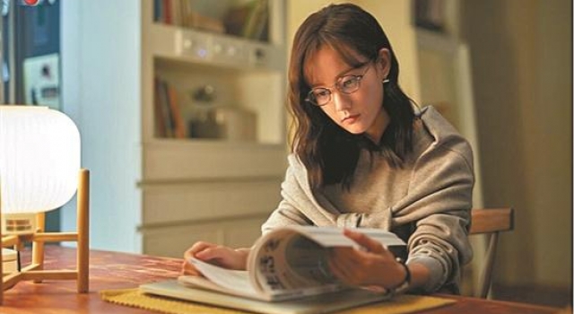 《了不起的女孩》中携手成长,金晨李一桐上演宠溺闺蜜情