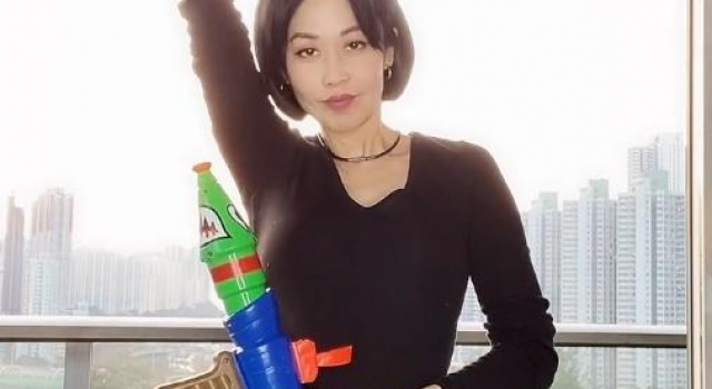 星女郎住豪宅戴金表,退圈为富商未婚生子却遭毒打,47岁仍单身