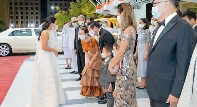 泰国“神兽公主”闪耀音乐会!裹刺绣白裙出风头,可惜毁在麒麟臂