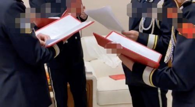 冯远征何冰一众戏骨罕同框,成龙稳站C位,陈宝国被赞最有气质