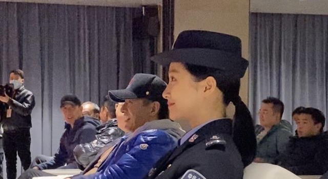 关晓彤要演女警察了,穿制服的样子也太好看了吧