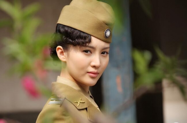 金晨整容了吗?金晨整容前后对比照