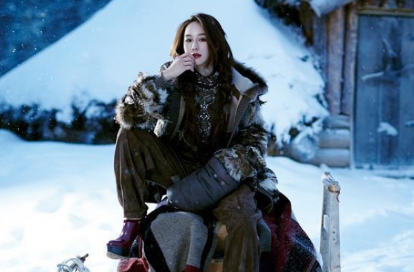 张钧甯雪地大片曝光 化身冰雪女王霸气侧漏