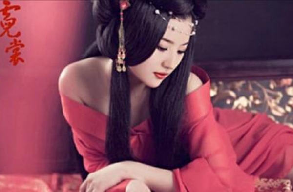 刘亦菲美如桃花 与杨洋同台出演《三生三世十里桃花》