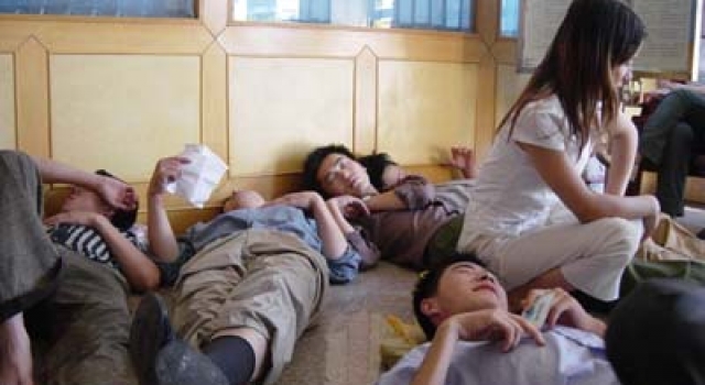 传销女孩陪新人睡觉 小心陷入传销无底洞！