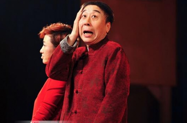 冯巩老婆艾慧美艳近照 冯巩曾遭遇性敲诈