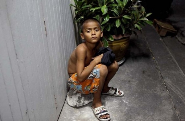 泰国男童妓的悲惨生活 屈服于贫苦的性取向