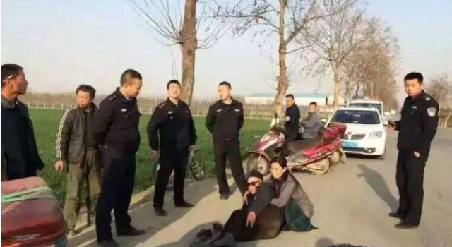 开发商下的手？7旬老村支书谈拆迁款路上被打断双腿
