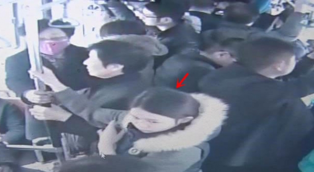 太嚣张！偷走老人1万7救命钱的郑州姑娘再出手