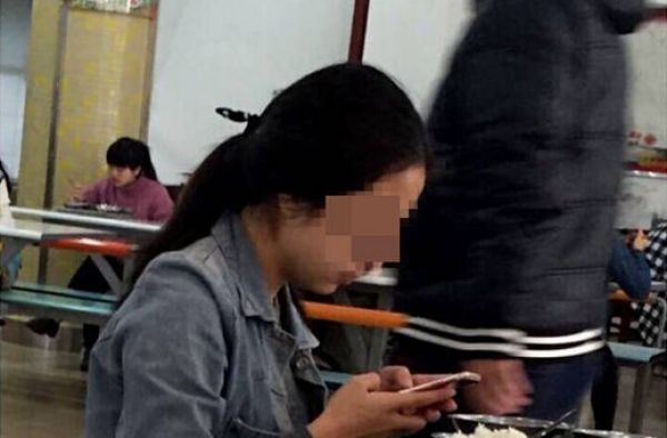 女大学生被偷拍上传 求删照片遭拒:太美不删 你丑才删