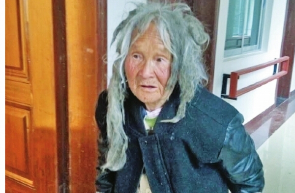 河南8旬老妪中印边境游荡30年 称自己"万年青"身世成迷