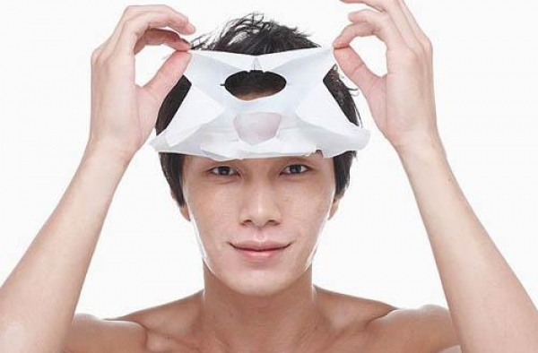 油性皮肤男士使用面膜中需注意什么 如何控油？