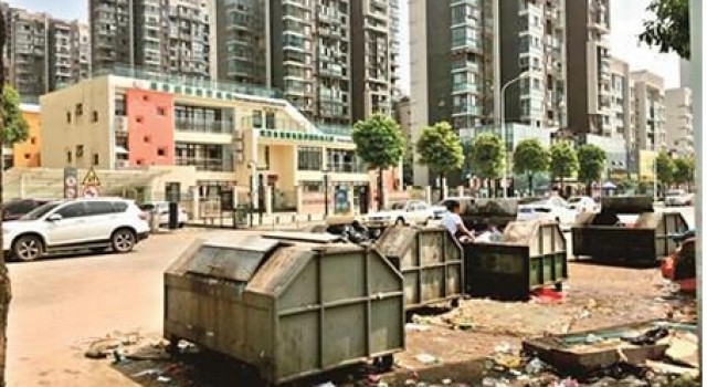 祖国花朵要熏坏啦!垃圾站设在幼儿园 天气转热异味浓烈
