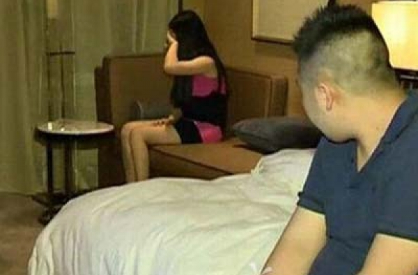 女子见网友嫌丑:这熊样也想睡我? 男:房都开了不约炮?