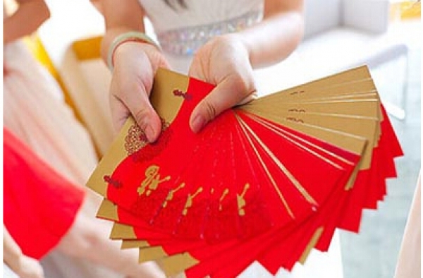 同学结婚小伙帮其到处收份子钱 收完拉黑所有人玩失踪